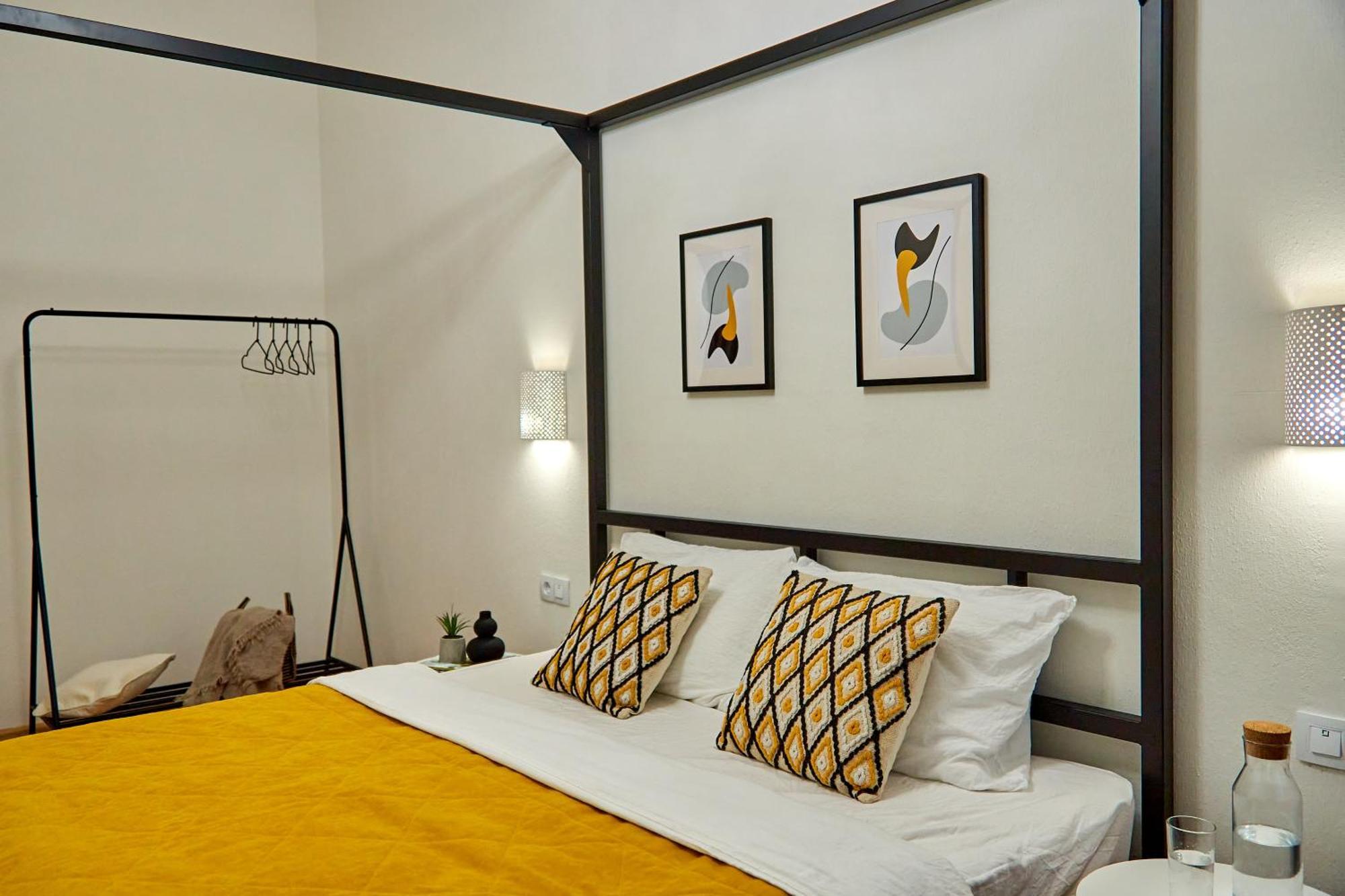 Best Apartments On Kyryla & Mefodia Mukačevo Esterno foto